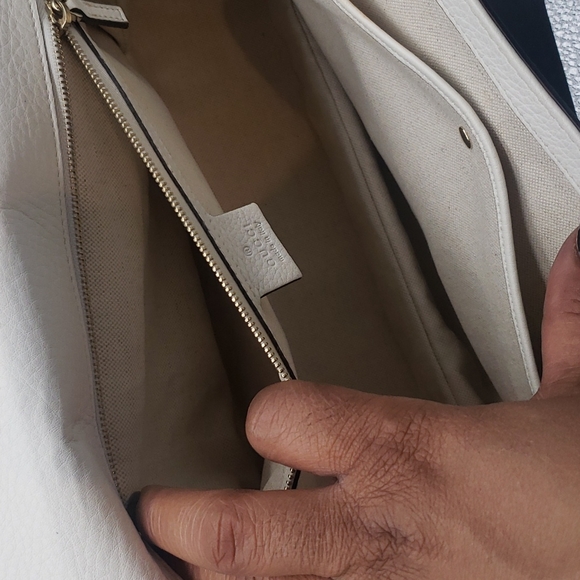 GUCCI BAG SIZE 12X8 COLOR WHITE LEATHER with gold hardware AND LEATHER STRAPS - Picture 7 of 16